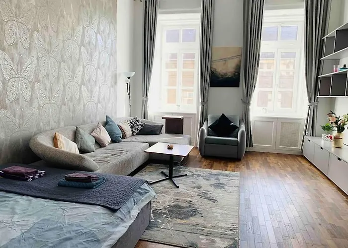 Luxury Flat In Downtown With Free Parking