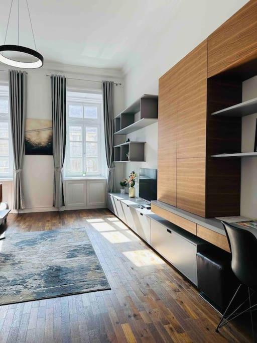 Luxury Flat In Downtown With Free Parking Apartmán