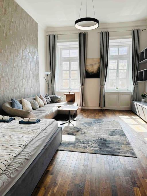 Luxury Flat In Downtown With Free Parking Apartment *