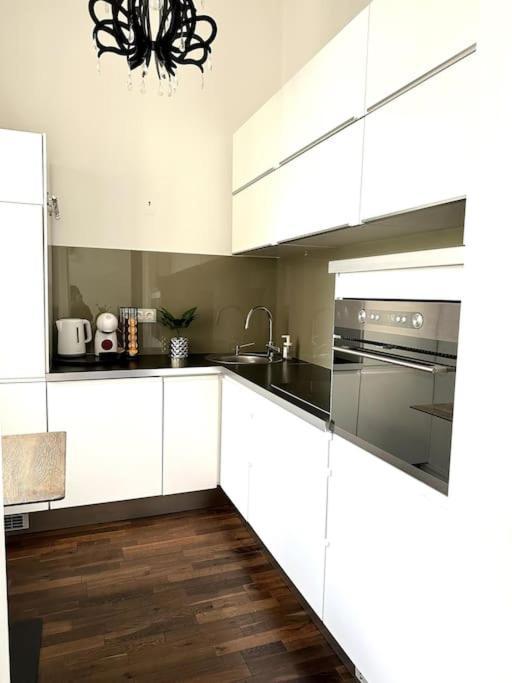 Luxury Flat In Downtown With Free Parking Apartmán *