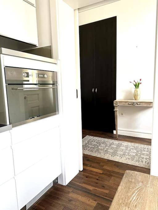 Luxury Flat In Downtown With Free Parking *
