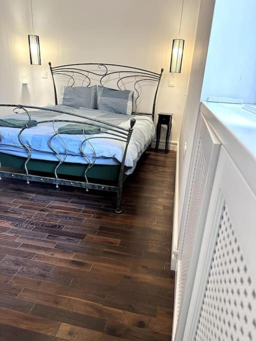 Luxury Flat In Downtown With Free Parking