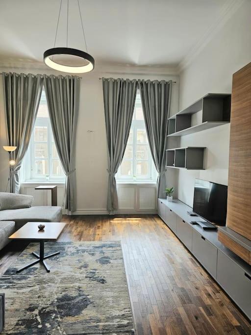 Apartamento Luxury Flat In Downtown With Free Parking